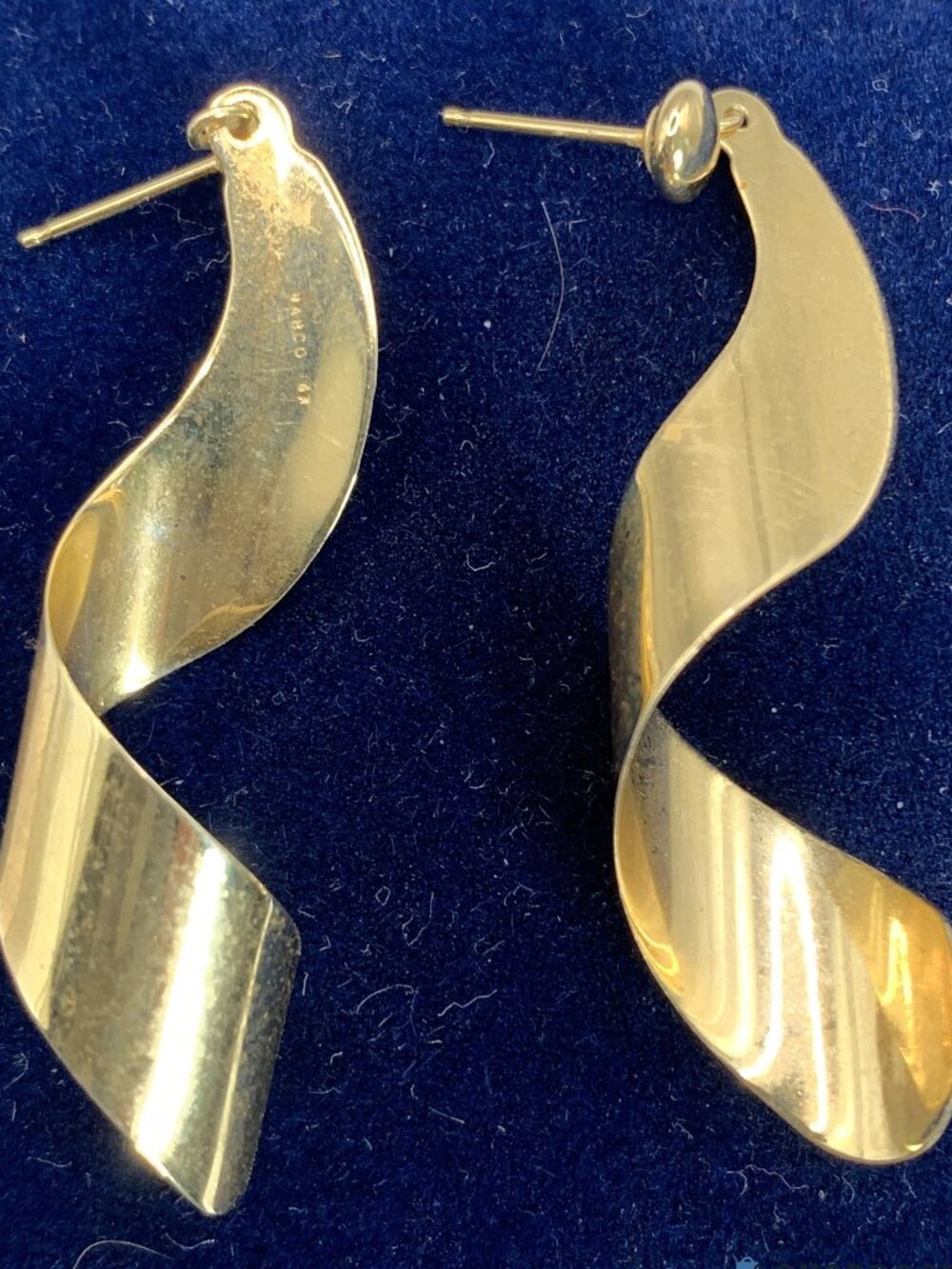 14K Gold Earrings Spiral Ribbon Dangle Design